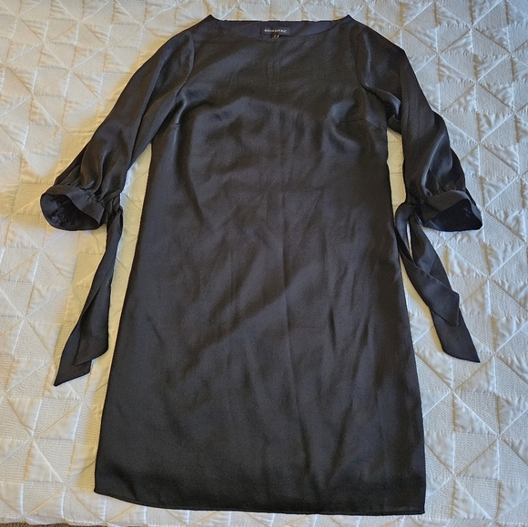 NWT Banana Republic Elegant Black Shift Dress with 3/4 Tie Sleeves, Size 2 - Picture 1 of 7